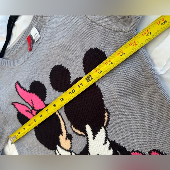 Disney Gray Sweater with Mickey and Minnie H&M Divided sz 8 - Picture 6 of 7
